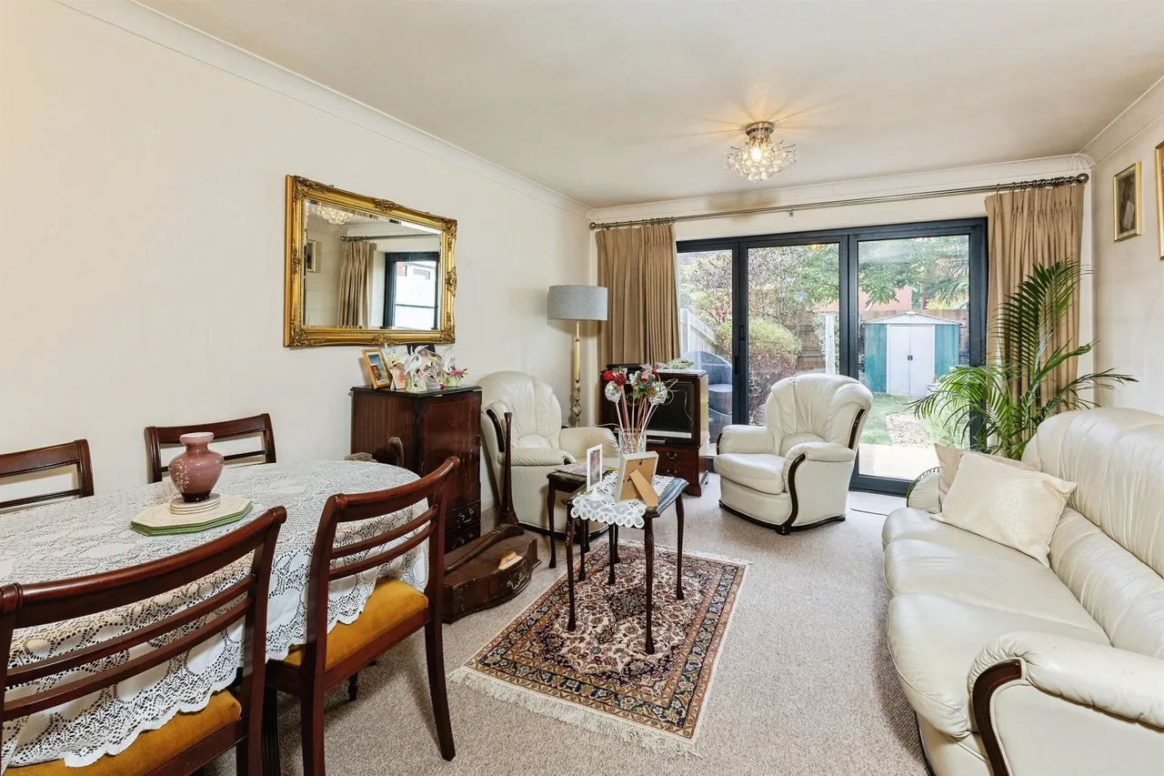 Carshalton Way, Lower Earley, RG6, photo 3