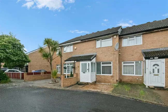 2 bed property for sale — Ramulis Drive, Hayes