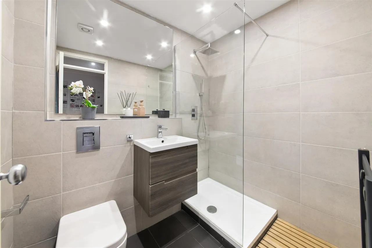 Ramulis Drive, Hayes, photo 11