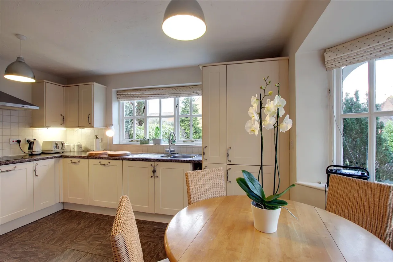 Showell Road, Droitwich, Worcestershire, WR9 8UY, photo 4