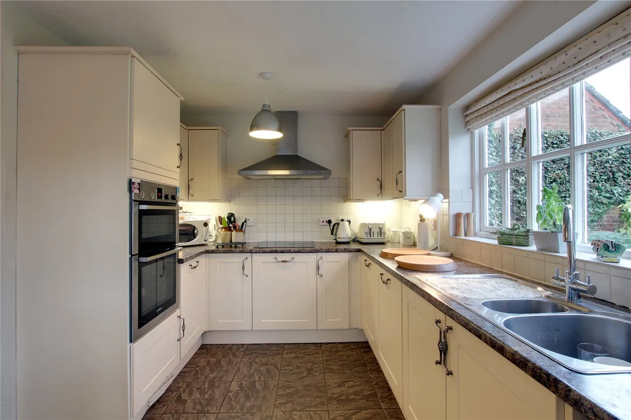 Showell Road, Droitwich, Worcestershire, WR9 8UY, photo 5