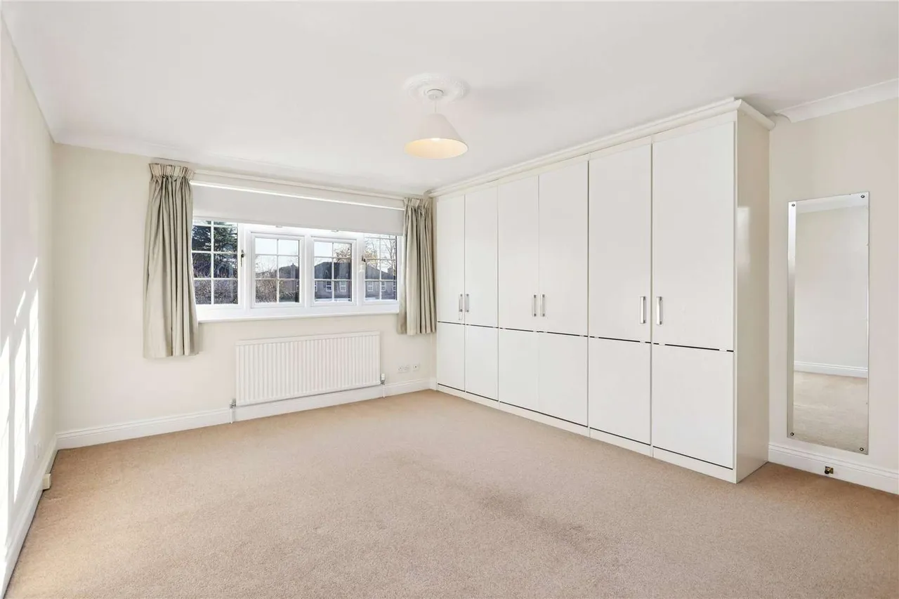 Pine Walk, Cobham, Surrey, KT11 2HJ, photo 7