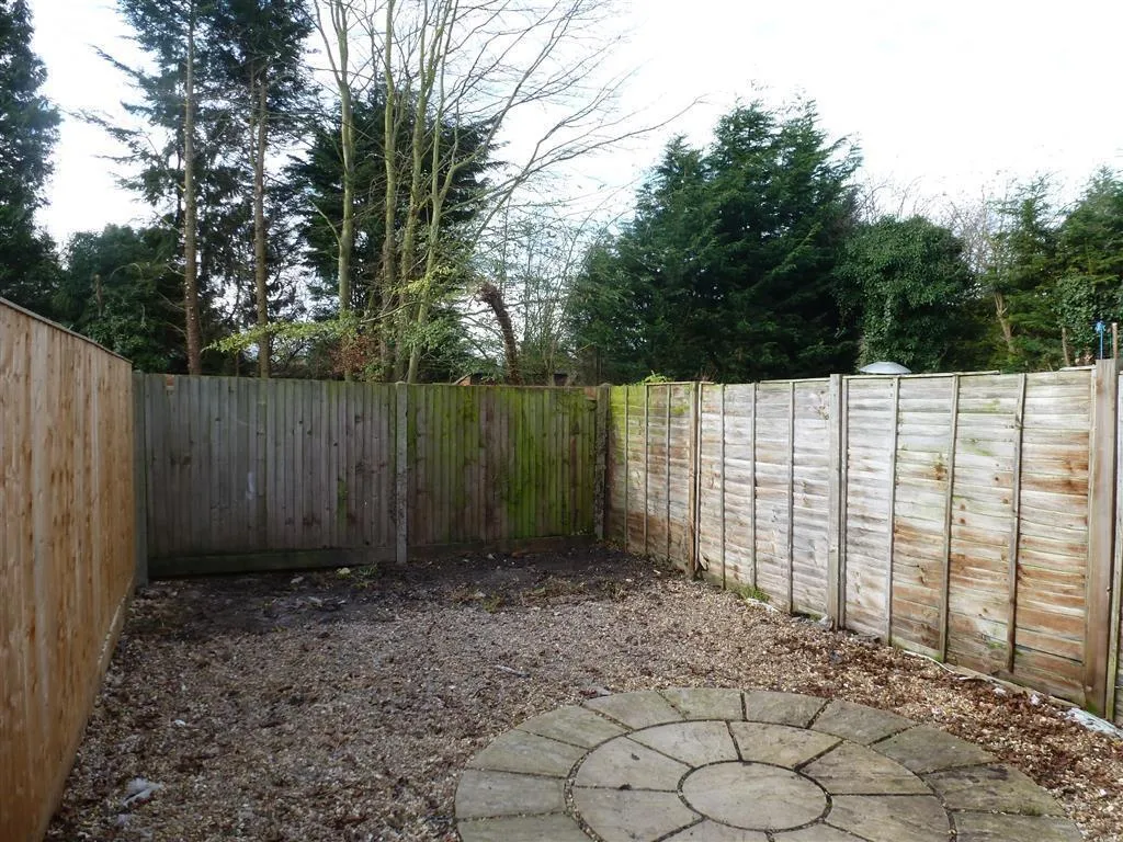 London Road, Aston Clinton, HP22, photo 4