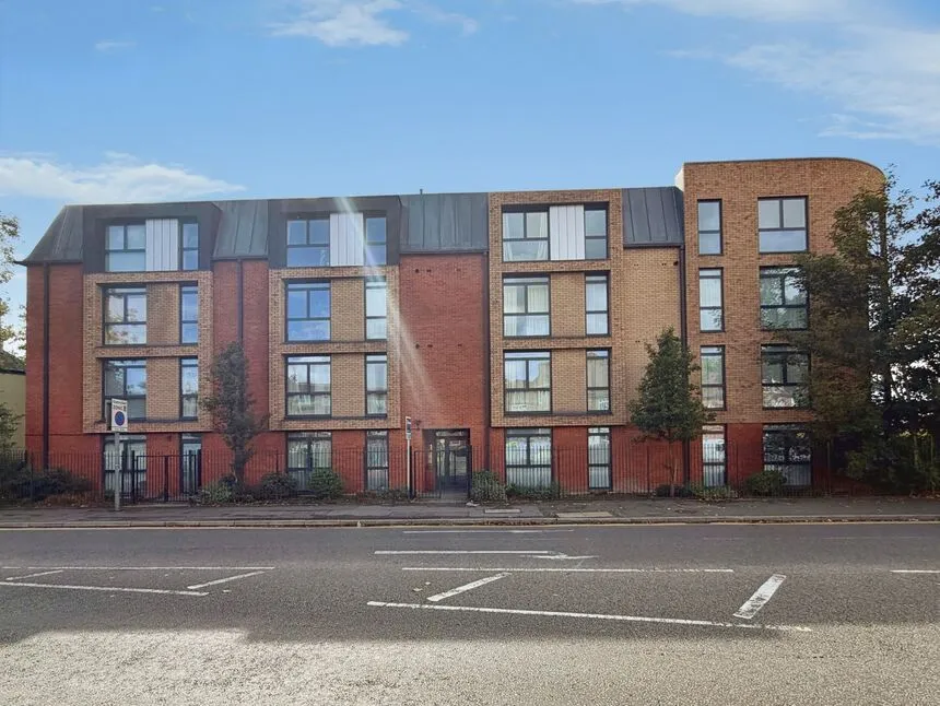 Cassio Road, Watford, Hertfordshire, WD18, photo 2