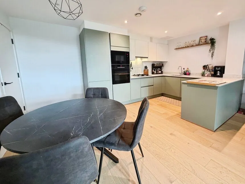 Cassio Road, Watford, Hertfordshire, WD18, photo 6