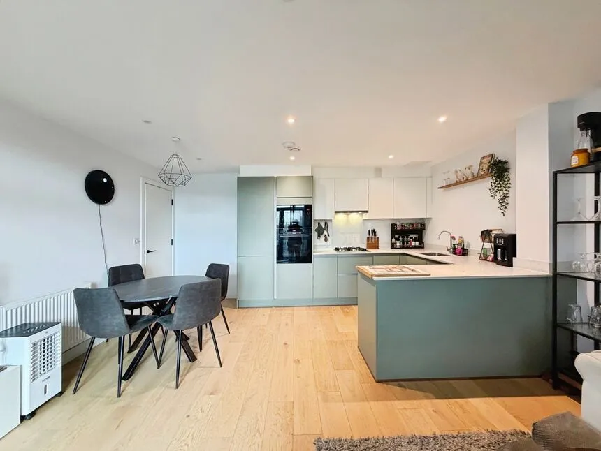 Cassio Road, Watford, Hertfordshire, WD18, photo 5