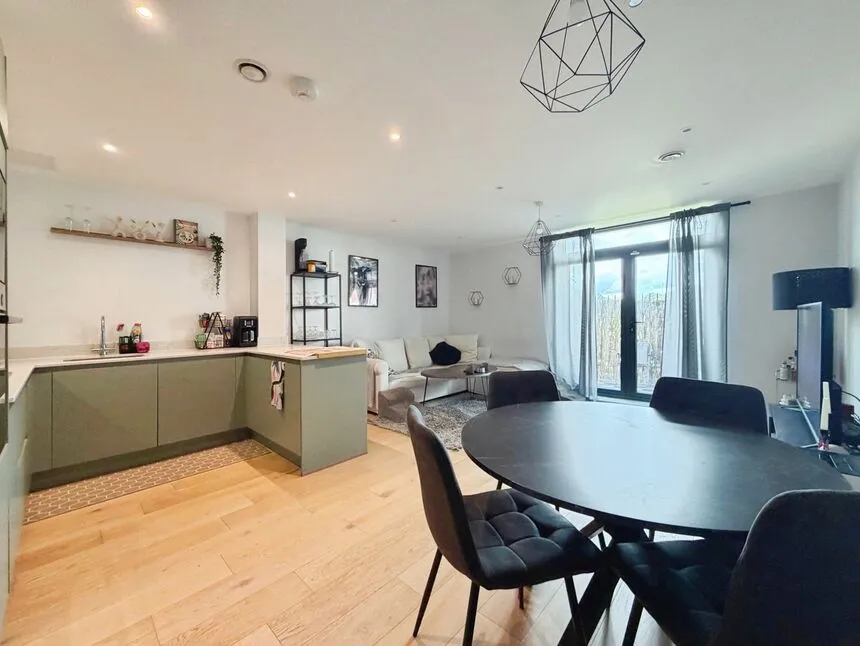 Cassio Road, Watford, Hertfordshire, WD18, photo 4