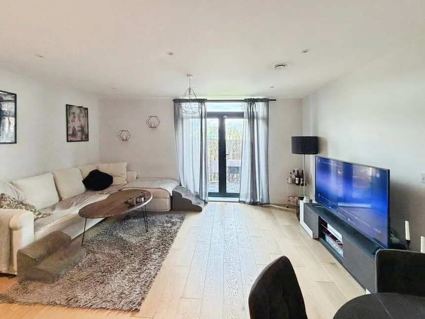 Cassio Road, Watford, Hertfordshire, WD18, photo 3