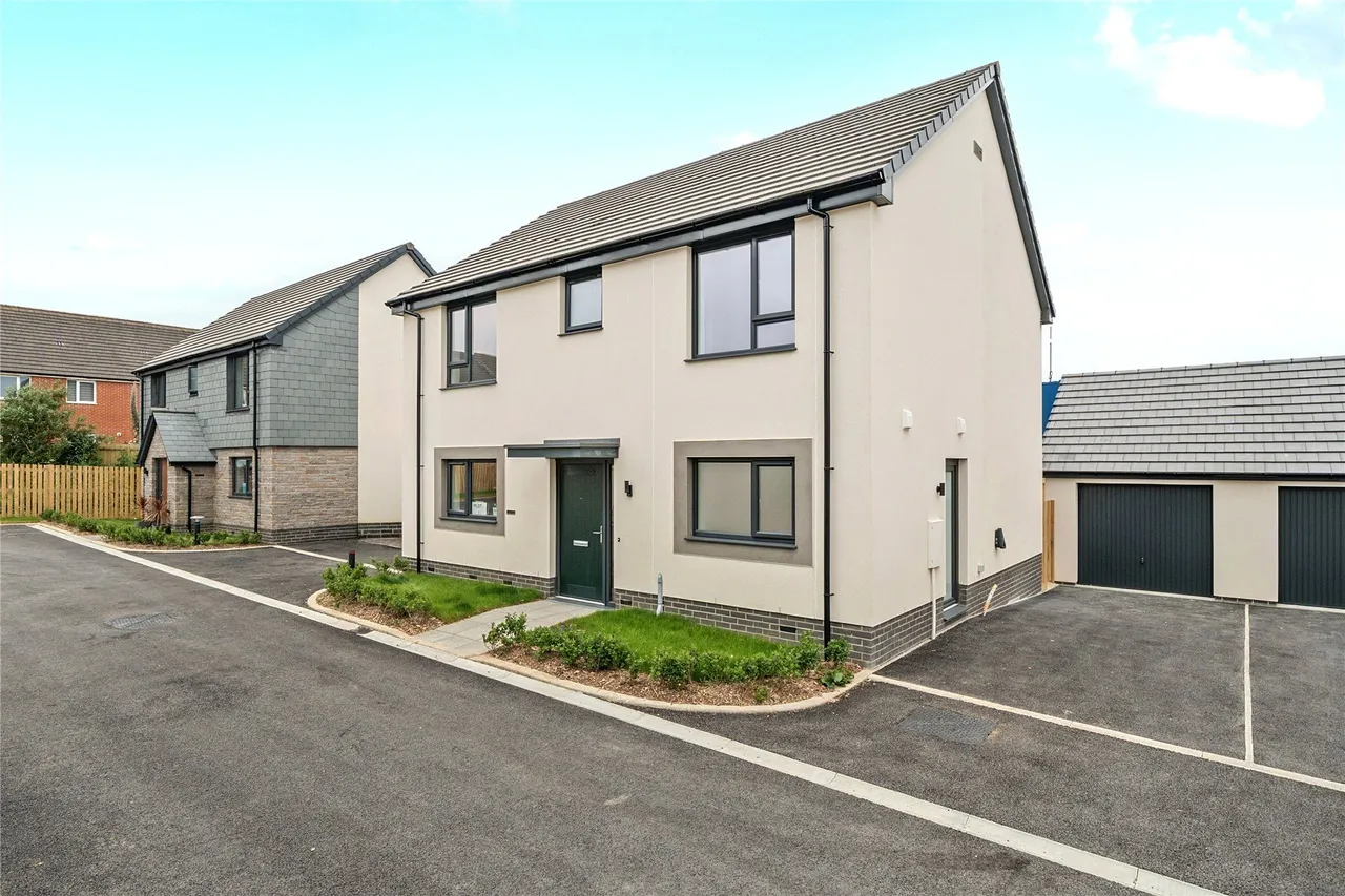 4 bed property for sale — Eventide, Viaduct Hill, Hayle, TR27