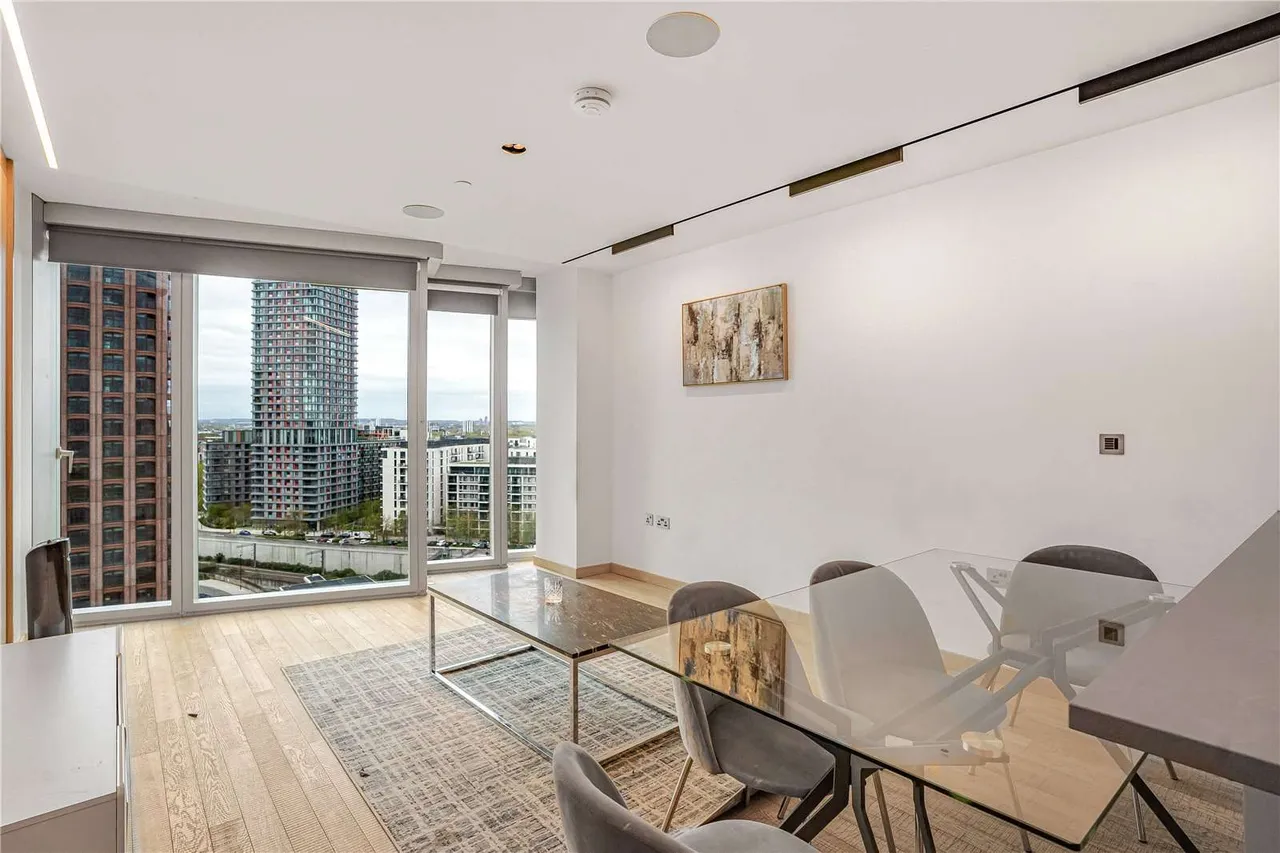 2 bed flat for sale — International Way, London, E20 1GQ