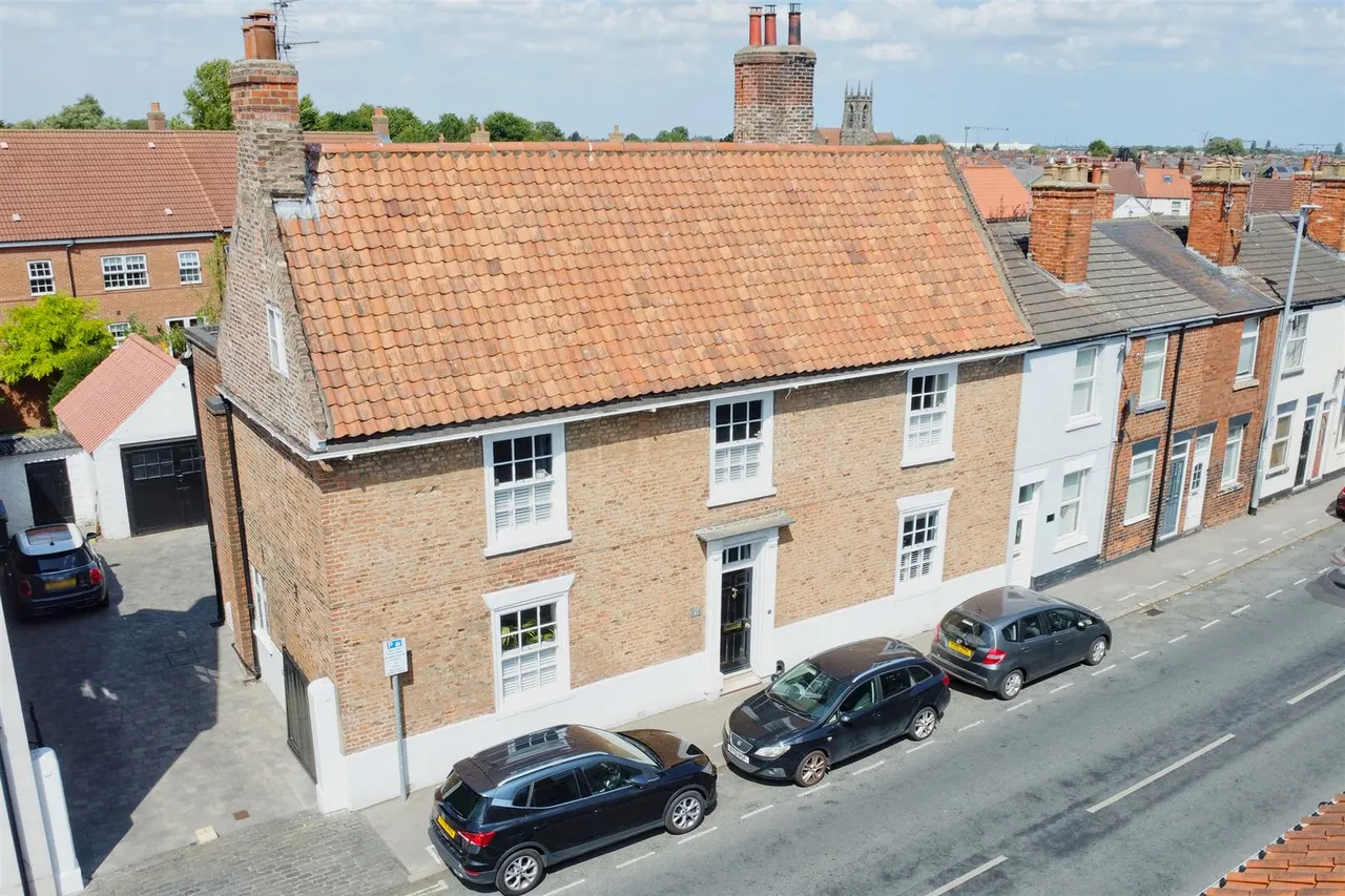 5 bed house for sale — Flemingate, Beverley