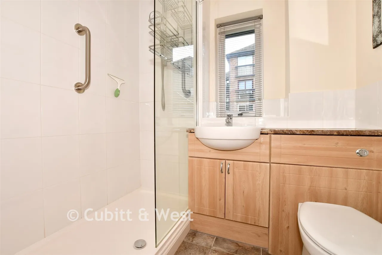 Fairfield Road, East Grinstead, RH19, photo 7