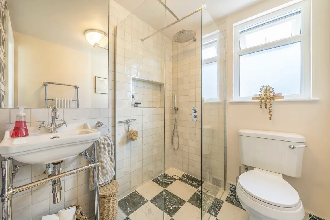 Kingscourt Road, SW16, photo 10