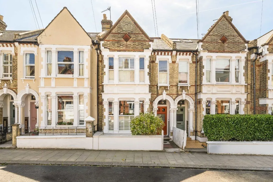 5 bed property for sale, Kingscourt Road, SW16