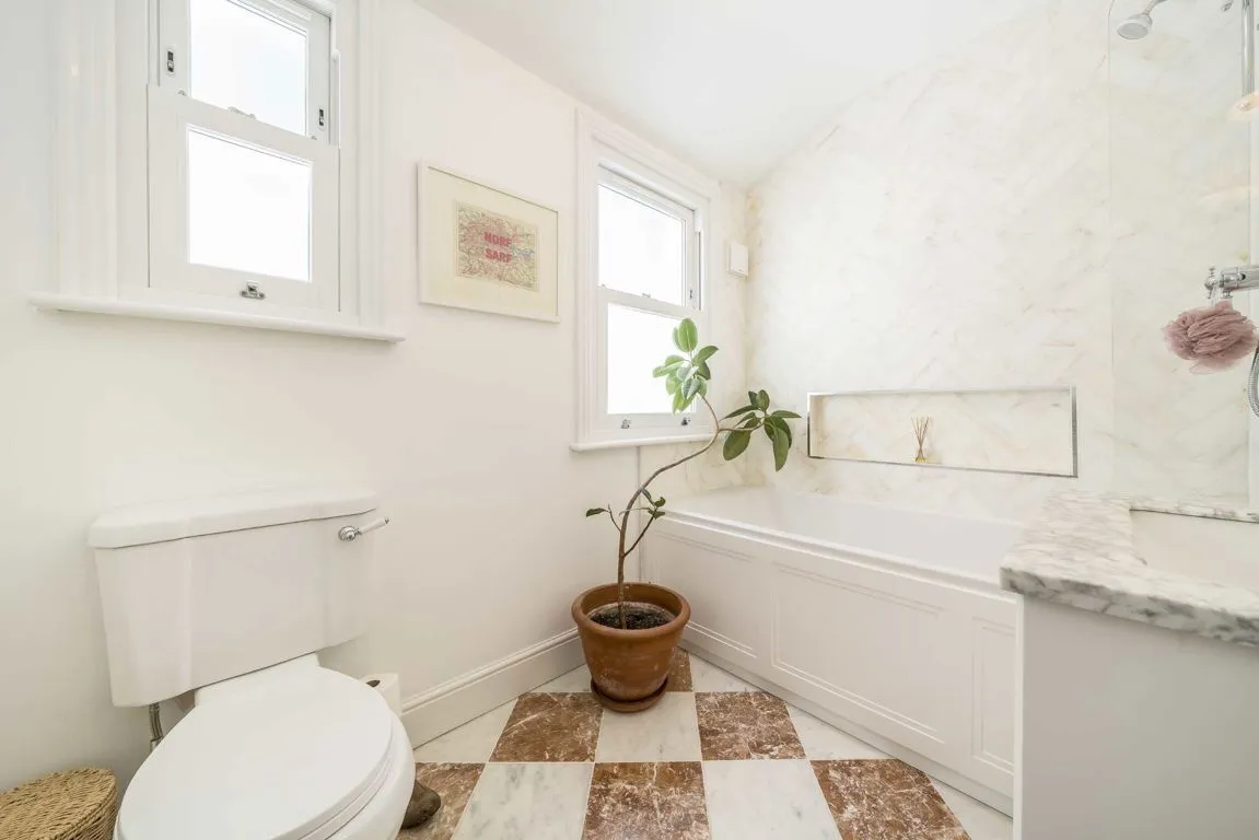 Kingscourt Road, SW16, photo 9