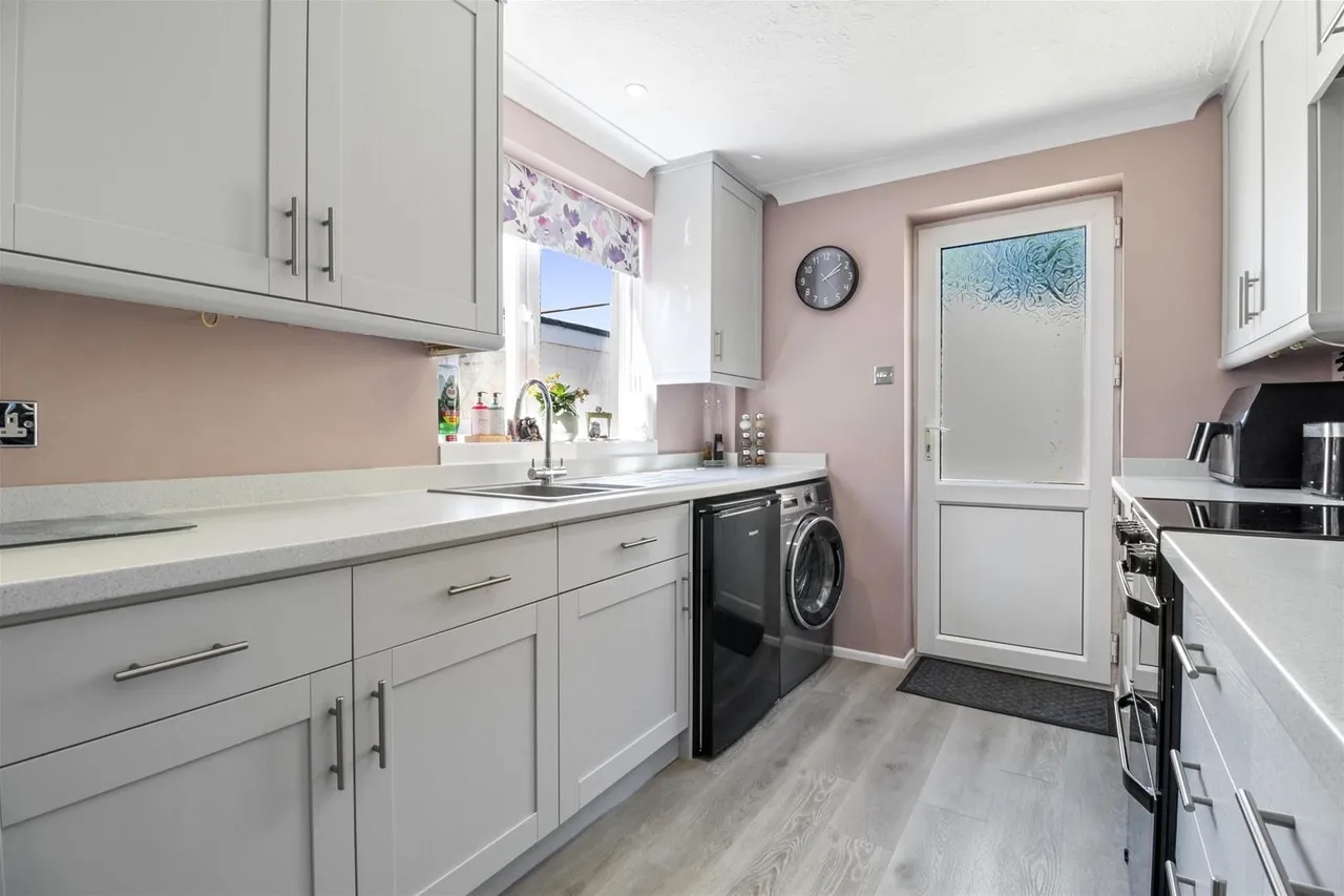 Cuckfield Crescent, Salvington, Worthing, photo 14