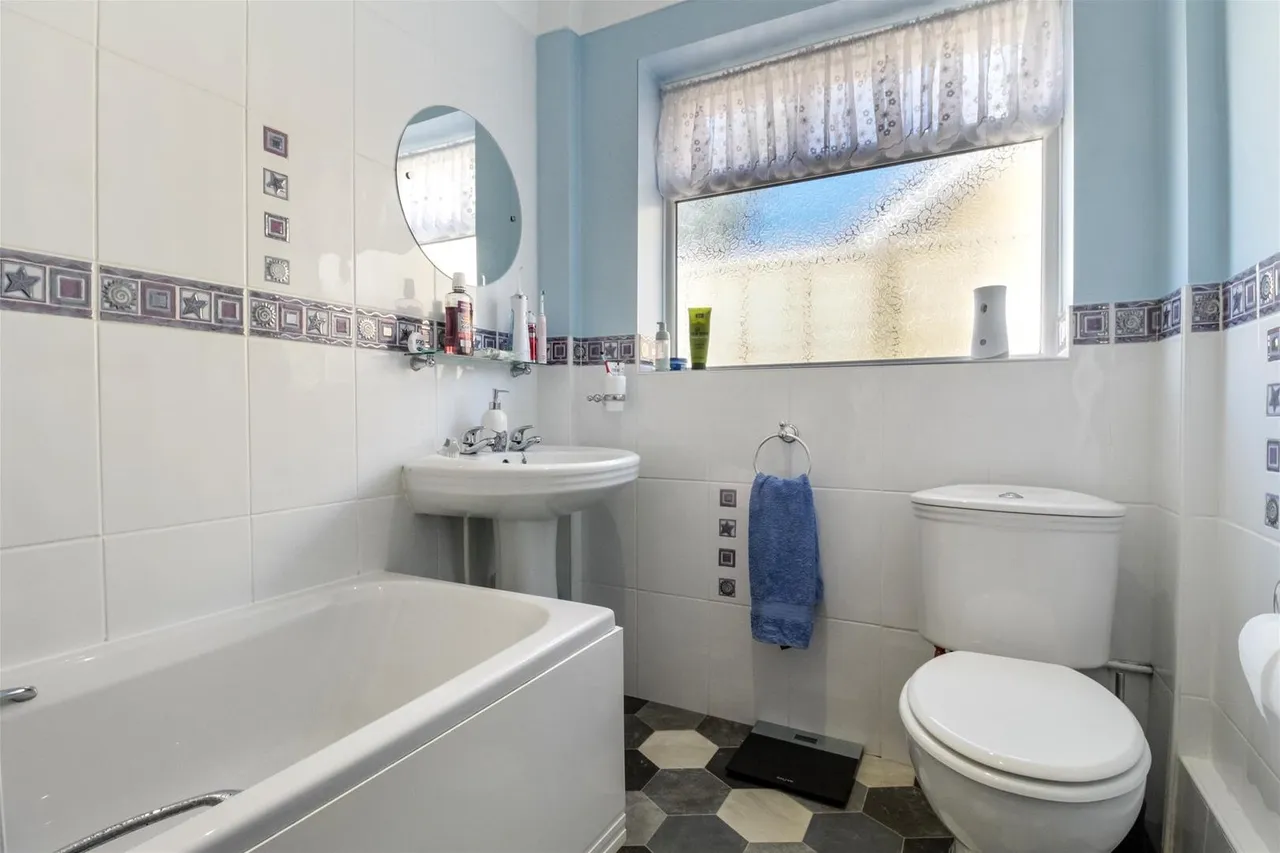 Cuckfield Crescent, Salvington, Worthing, photo 11
