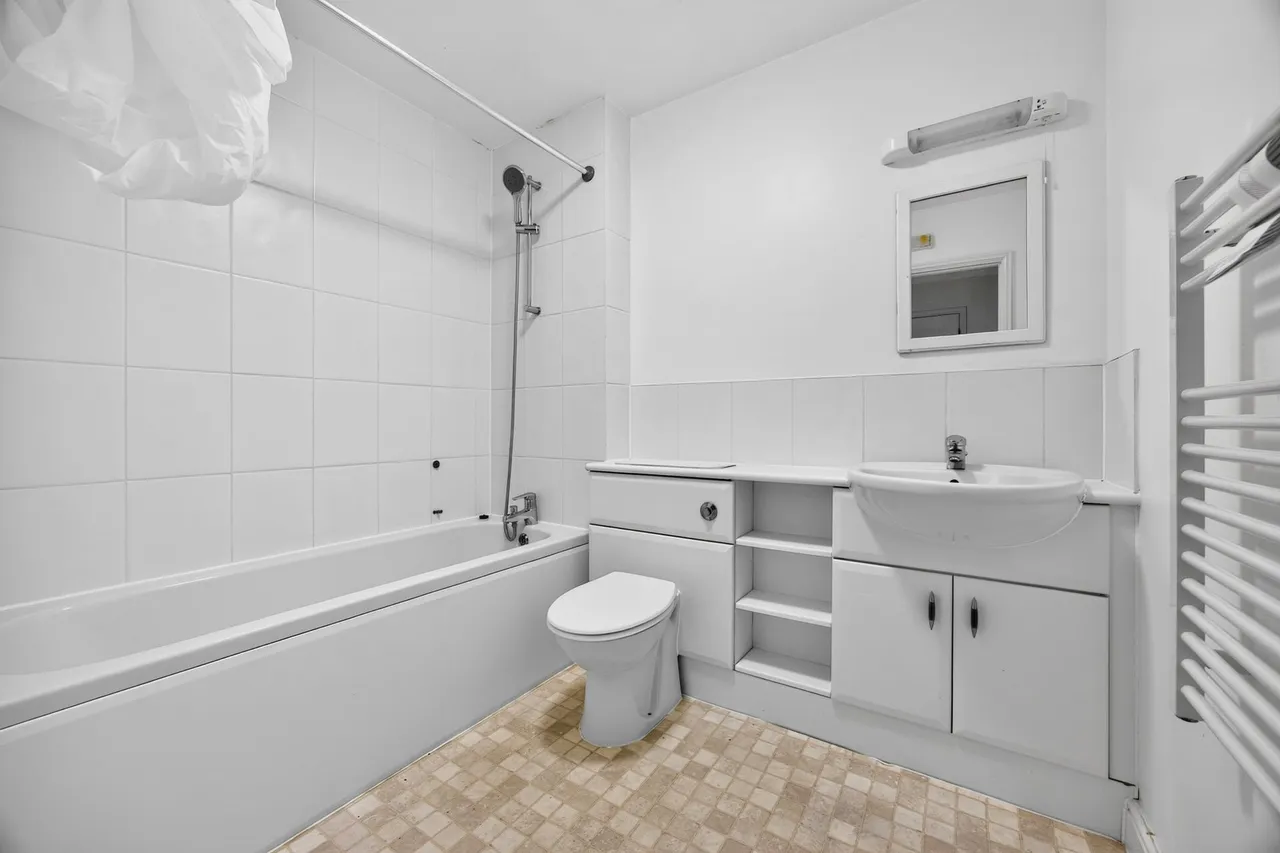 Dorchester Court, Camberley, GU15, photo 16