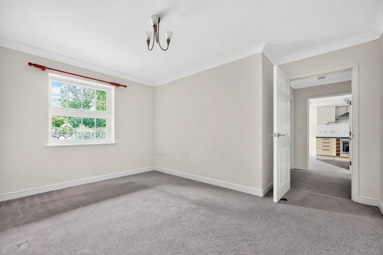 Dorchester Court, Camberley, GU15, photo 10