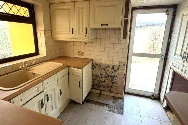 Painswick Road, Great Sutton, CH66, photo 4