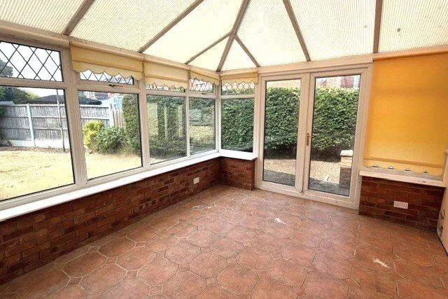 Painswick Road, Great Sutton, CH66, photo 3