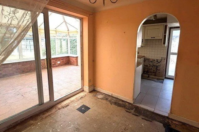 Painswick Road, Great Sutton, CH66, photo 11