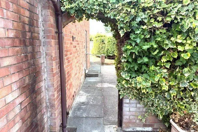 Painswick Road, Great Sutton, CH66, photo 12