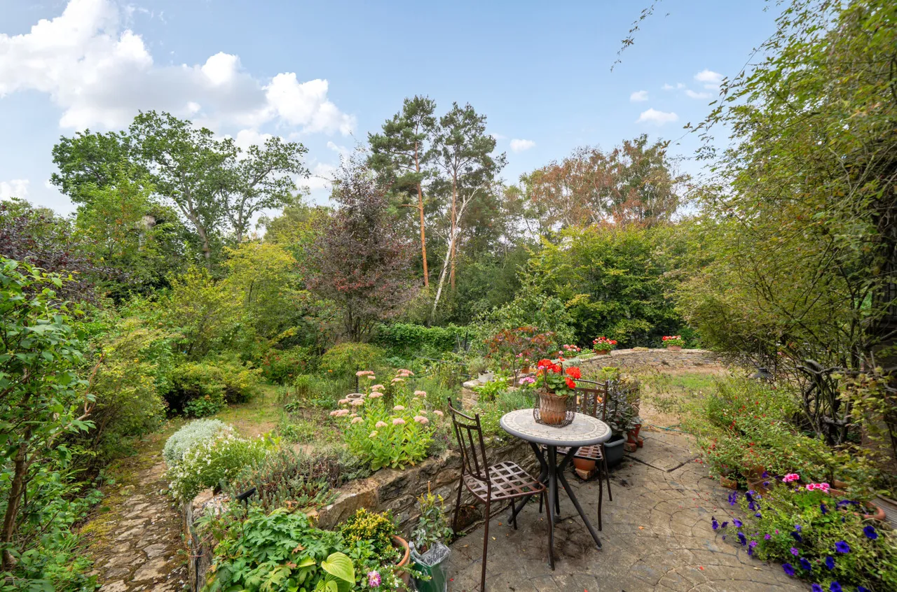 Monks Well, Farnham, Surrey, GU10 1RH, photo 5