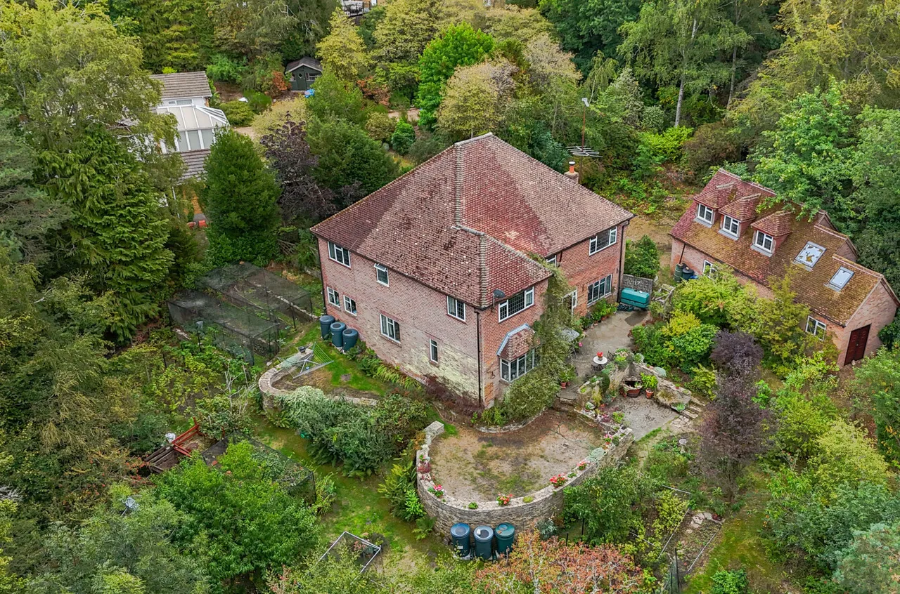 5 bed house for sale — Monks Well, Farnham, Surrey, GU10 1RH