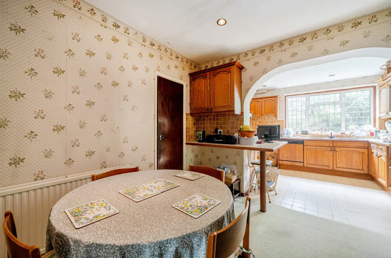 Monks Well, Farnham, Surrey, GU10 1RH, photo 8
