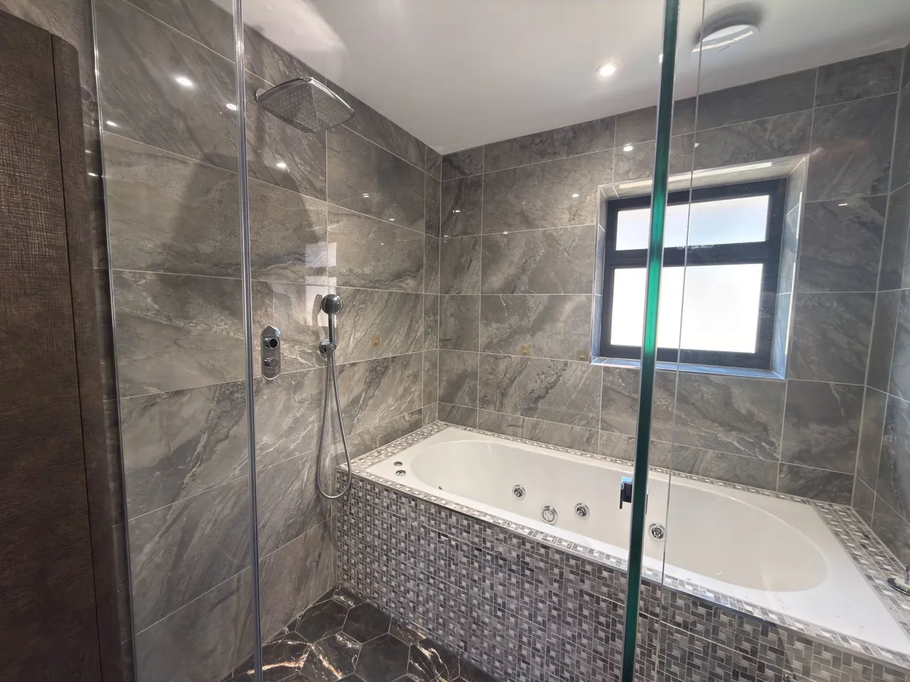 Sidney Road, Staines-Upon-Thames, TW18, photo 20