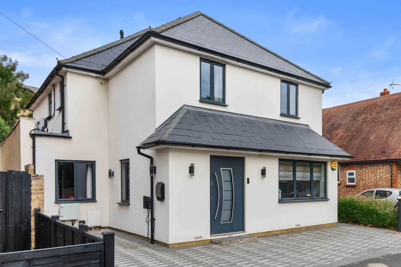 Sidney Road, Staines-Upon-Thames, TW18, photo 4