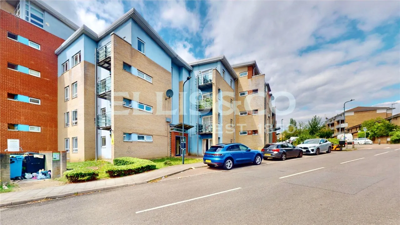 2 bed flat for sale, Chalkhill Road, Wembley, HA9
