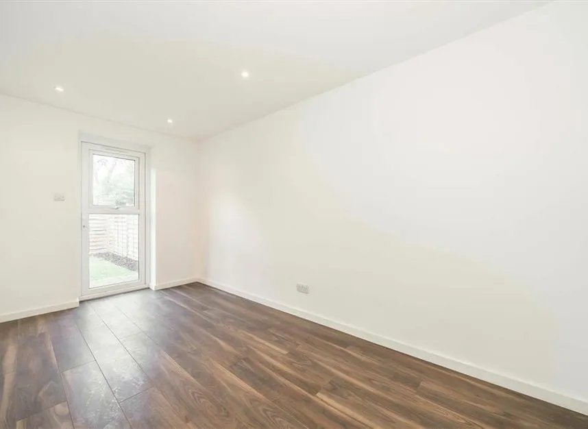 New Cross Road, New Cross, SE14, photo 5