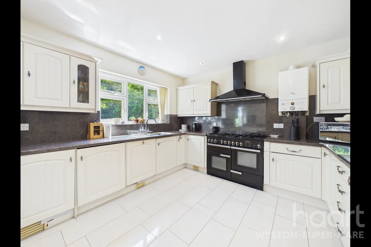 New Bristol Road, Weston-Super-Mare, BS22, photo 4