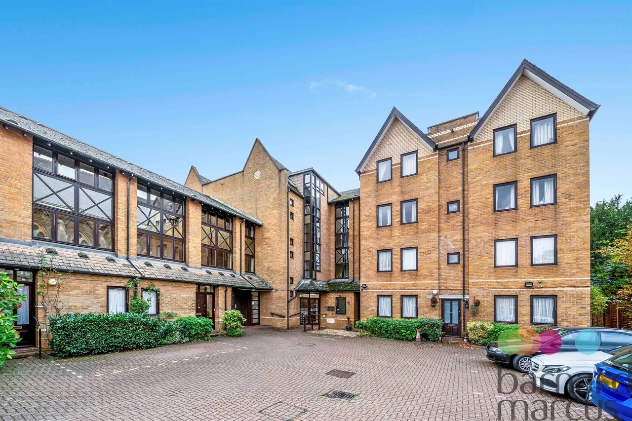 Hamilton Square, London, N12, photo 14