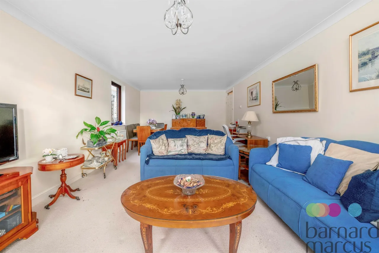 Hamilton Square, London, N12, photo 12