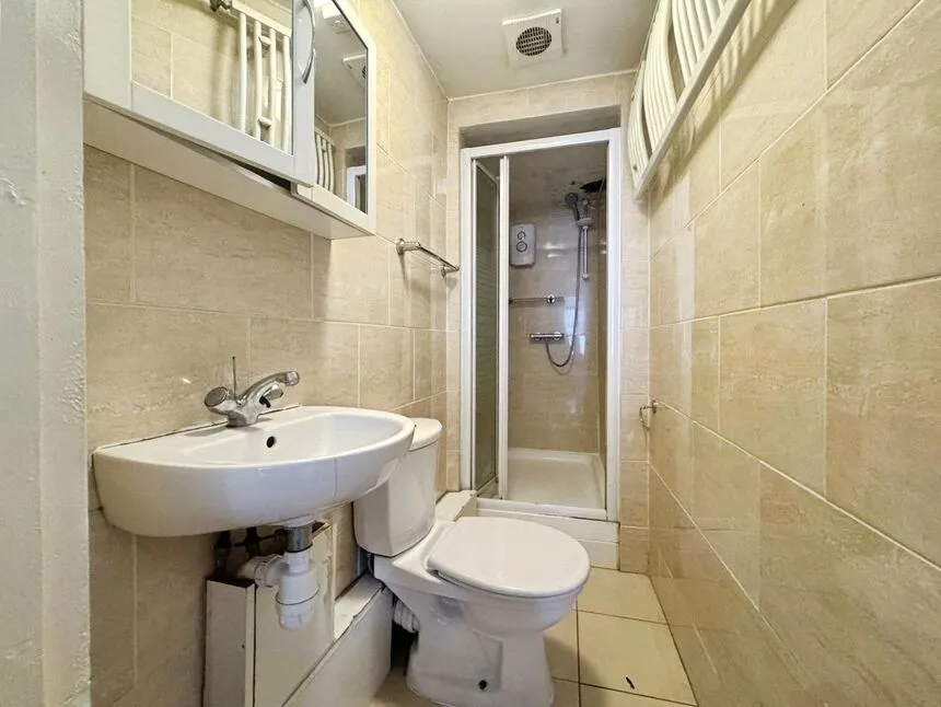 High Street, Egham, Surrey, TW20, photo 3