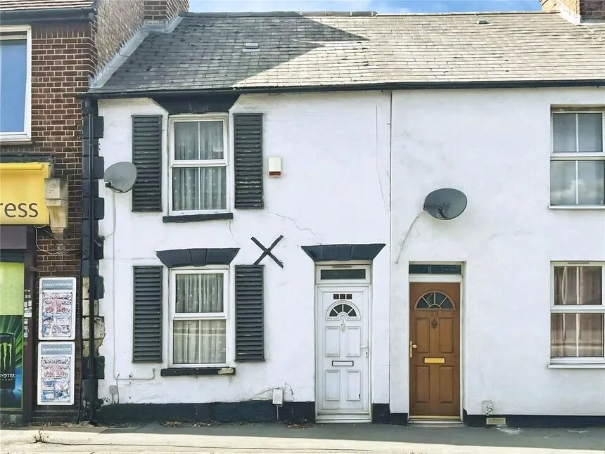 2 bed house for sale — High Street, Egham, Surrey, TW20