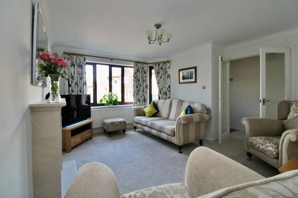 Wilson Close, RUGBY, Warwickshire, CV22 7SU, photo 8
