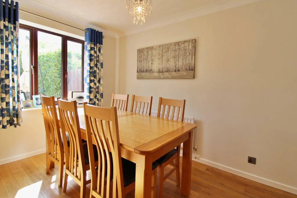 Wilson Close, RUGBY, Warwickshire, CV22 7SU, photo 6