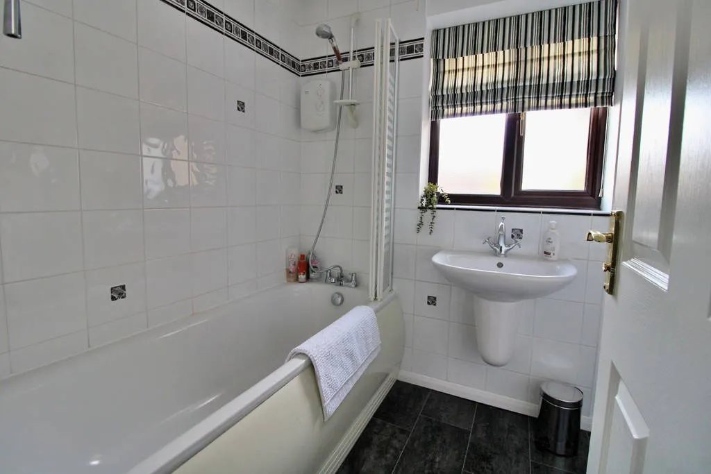 Wilson Close, RUGBY, Warwickshire, CV22 7SU, photo 24