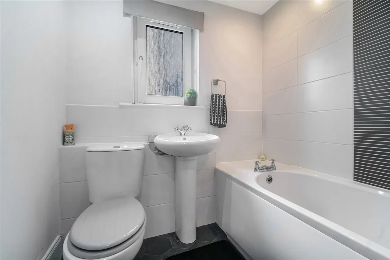 Mallard Crescent, Greenhills, East Kilbride, South Lanarkshire, G75, photo 8