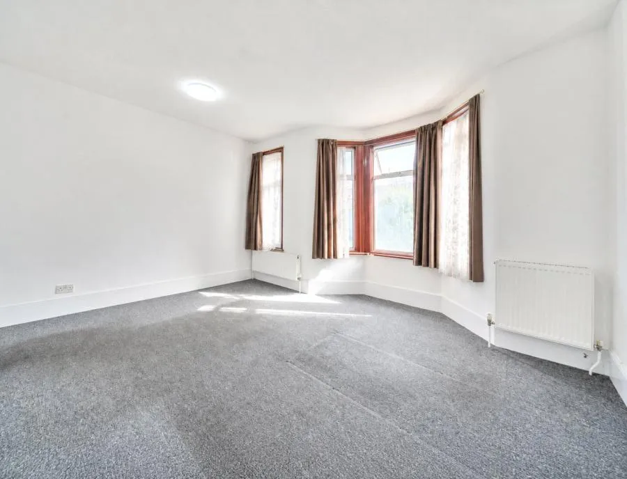 Sheringham Avenue, Manor Park, E12, photo 2
