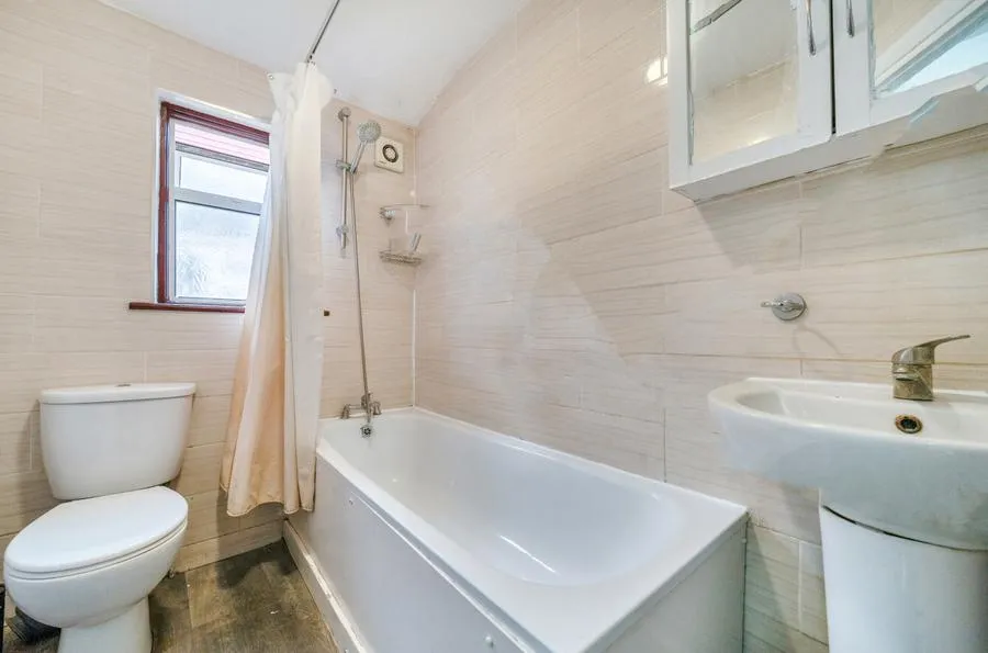 Sheringham Avenue, Manor Park, E12, photo 16