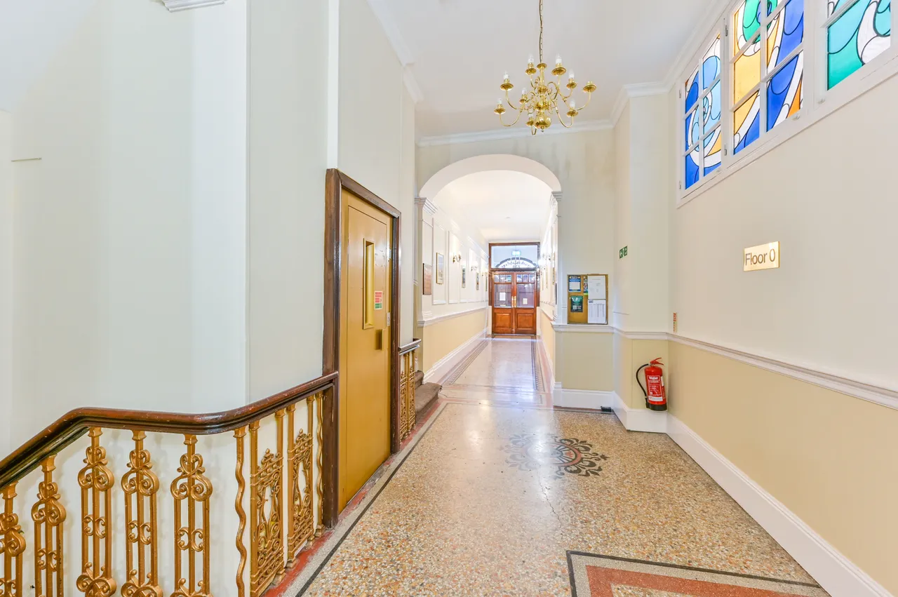9 Russell Square Mansions, 122 Southampton Row, London, photo 10