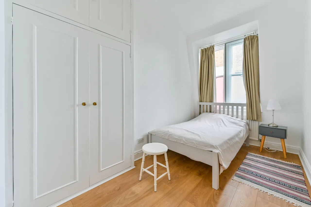 9 Russell Square Mansions, 122 Southampton Row, London, photo 6