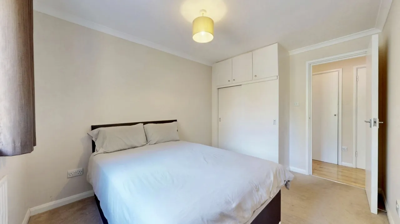 Buckingham Avenue, Perivale, UB6, photo 10