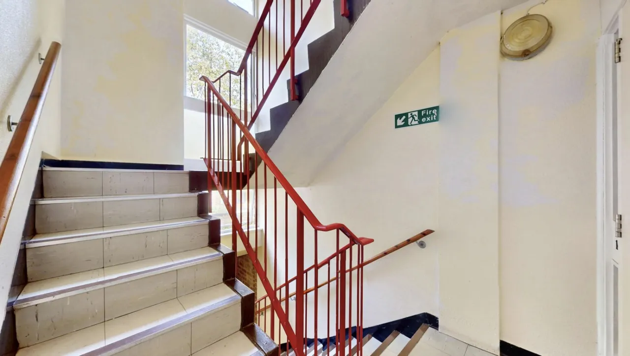 Buckingham Avenue, Perivale, UB6, photo 16