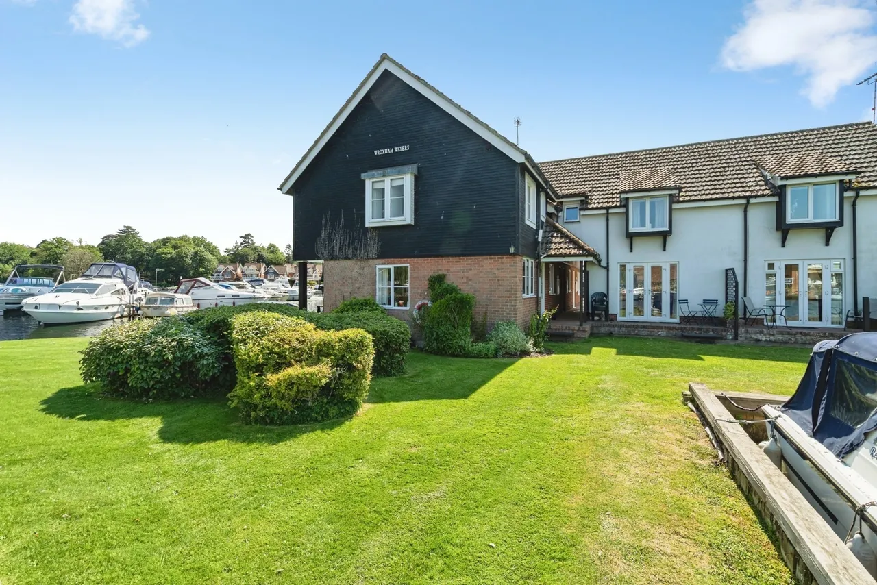 2 bed house for sale — Staitheway Road, Wroxham, Norwich, Norfolk, NR12